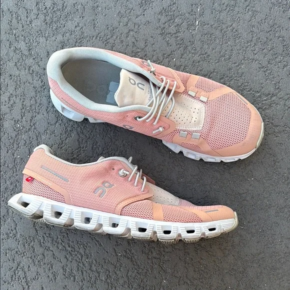 On Running Women's Blush Pink Shoes Sneakers in Size 7.5 - Picture 8 of 8